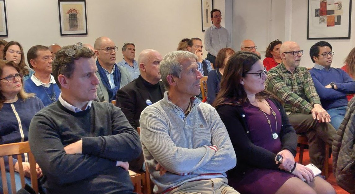 06_Renaissance_'s tweet photo. Débattre de #reformedesretraites en connaissance du projet

Soirée d'échanges passionnés &amp; constructifs pour nourrir la réflexion par la participation des citoyens des #AlpesMaritimes

👍 Merci @A_Ardisson députée #LREM et aux membres du #CDLREM06 pour leur écoute &amp; pédagogie https://t.co/P0HmoeNR2K
