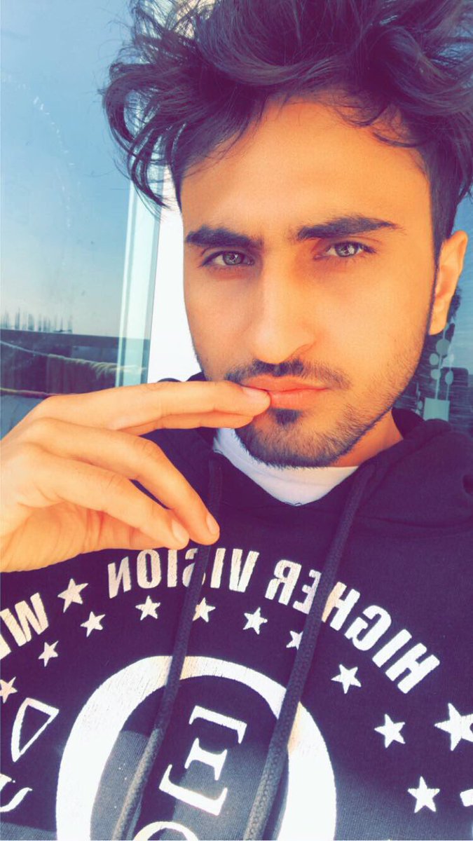 Nevvyvirk's tweet photo. Whtspp Guys🤘🏻😊 https://t.co/zlWRdgorsJ