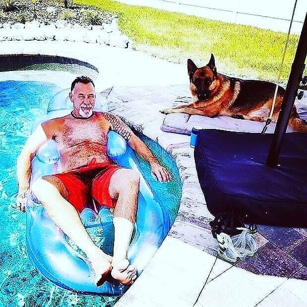 RFootsteps's tweet image. The Boys Chilling By The PoolÃÃ ift.tt/38KpDgf