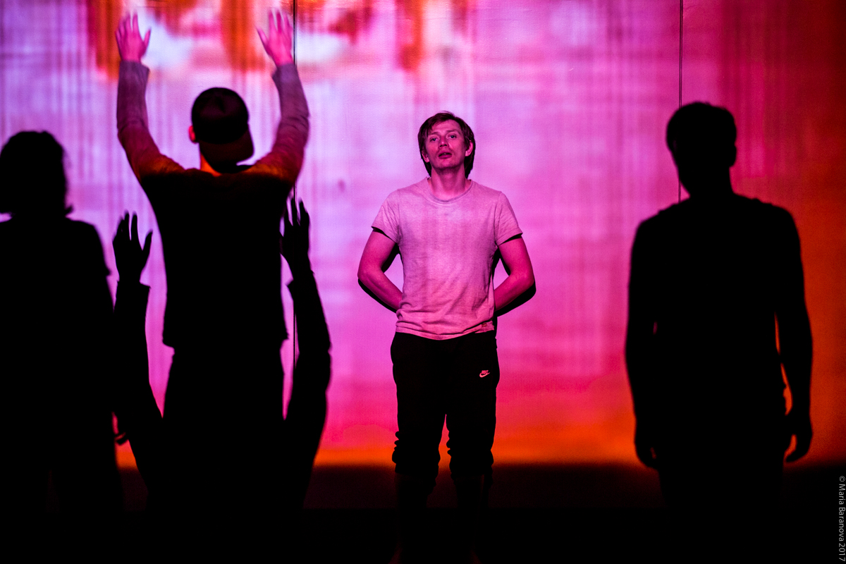 baryshnikovarts's tweet photo. Topical and thought-provoking, Chile’s celebrated theater collective Bonobo (@bonobo_teatro) investigates the emergence of violence in democracies in “Tú Amarás (You Shall Love)." Premiering at @bacnyc Feb 13-15, tickets $25: https://t.co/EYBA7RjEku #BACPresents https://t.co/6FtVplv9Rf