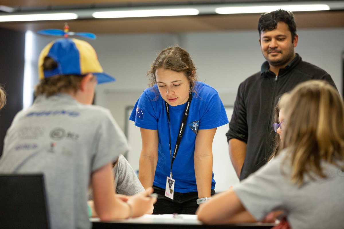 UNSWCanberra's tweet image. 🚀🌟 Yesterday UNSW Canberra welcomed @YMCACanberra Space Squad for a lesson in satellites. The workshop was part of a holiday camp highlighting some of the top space spots in the nation’s capital. Thanks for stopping by Space Squad! 🌟🚀