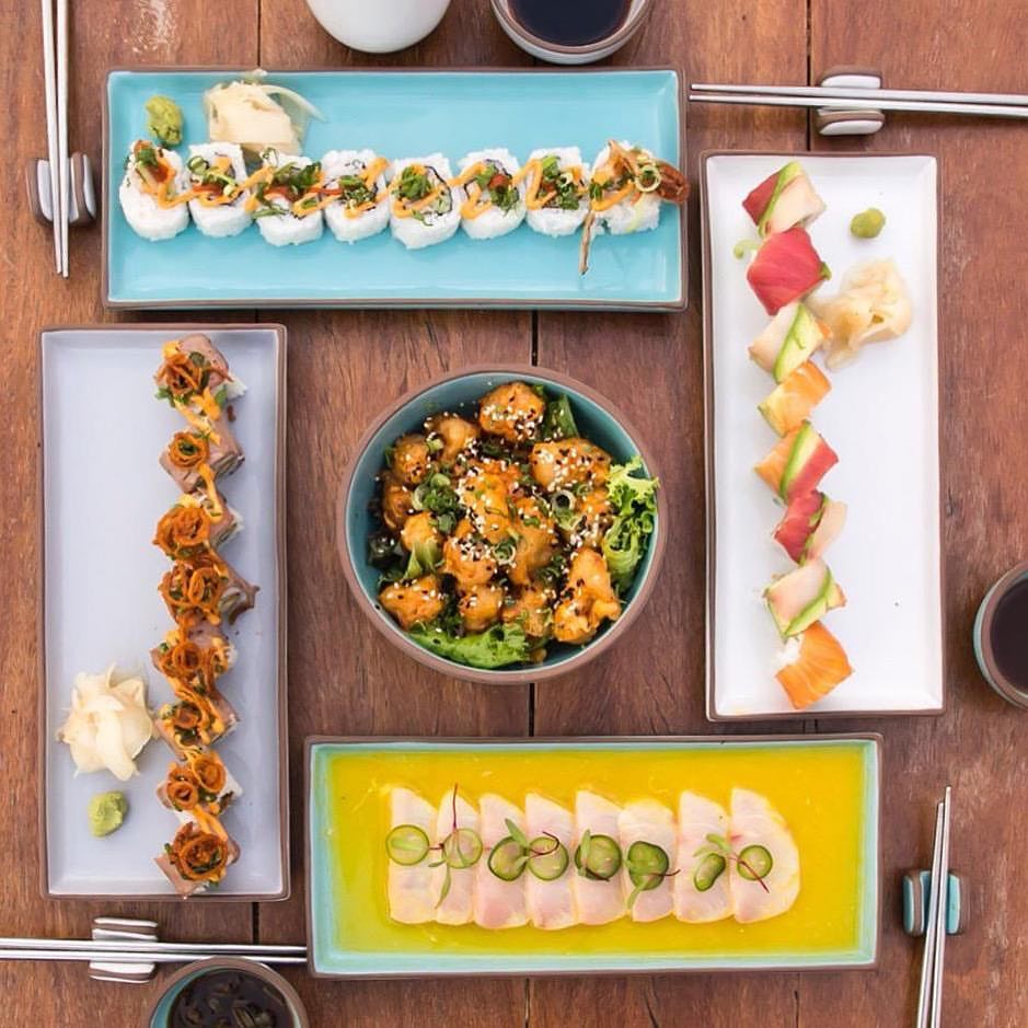 Experience some of the global collective flavors via Quince’s Nikkei Sushi ! #sushi #sushibar #nikkei #sushilover #sushiate #nigiri #sushiporn #sushitime #rolls #sushine #letsgotoquince #foodheaven #foodhacolic #sanmigueldeallende #delicioso  #quincerooftop