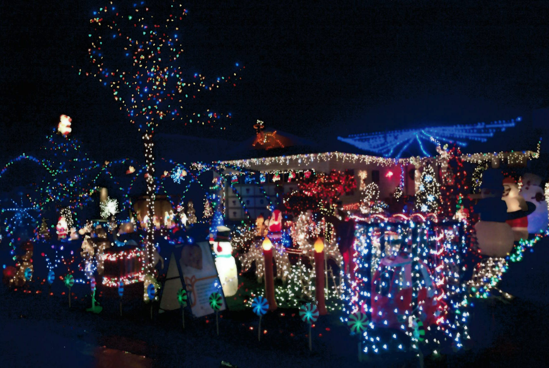 10 Extravagant Residential Christmas Light Displays In Metro Vancouver