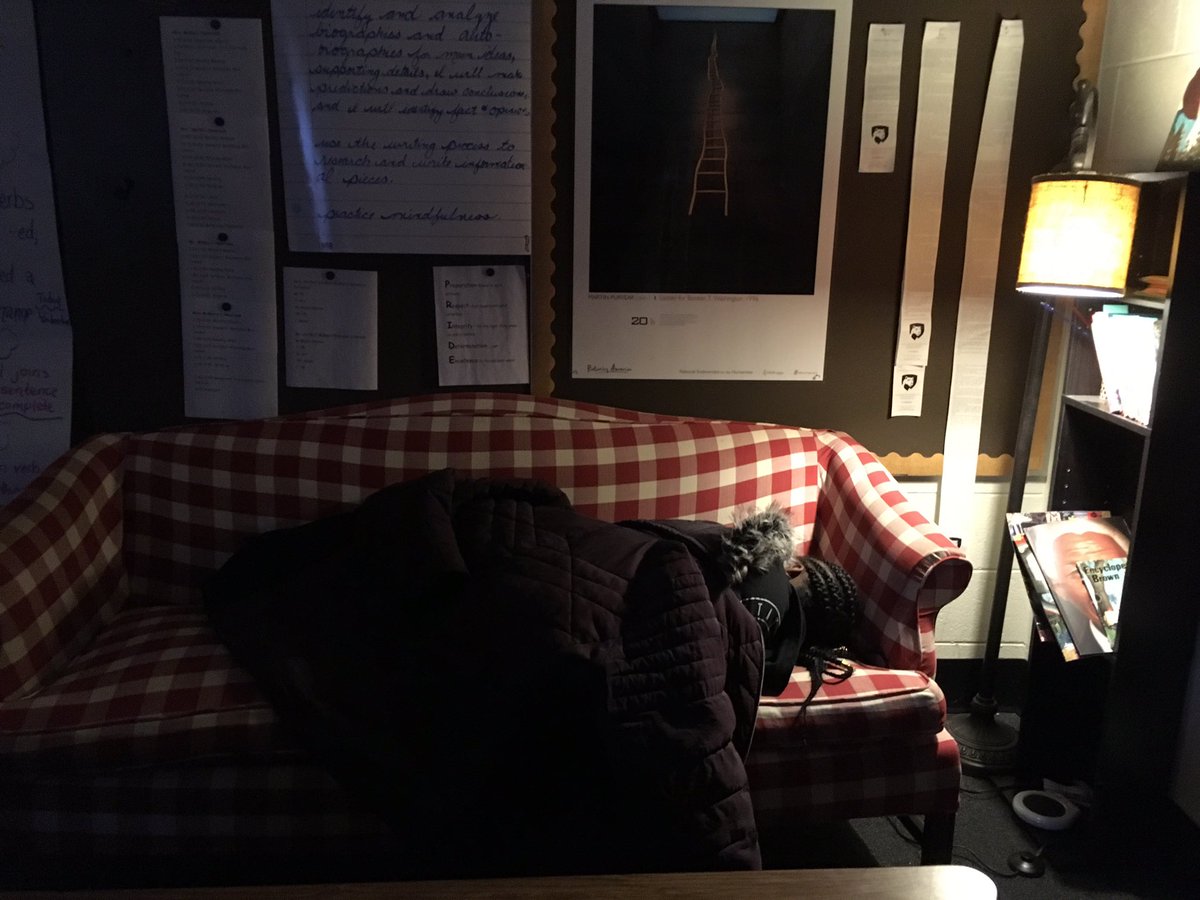 cmcbeeteach's tweet photo. Conference night can be a long night for teacher kids! #teacherkidproblems @ydc210 #grahamkids💚💚 https://t.co/BiTsqWUsoR