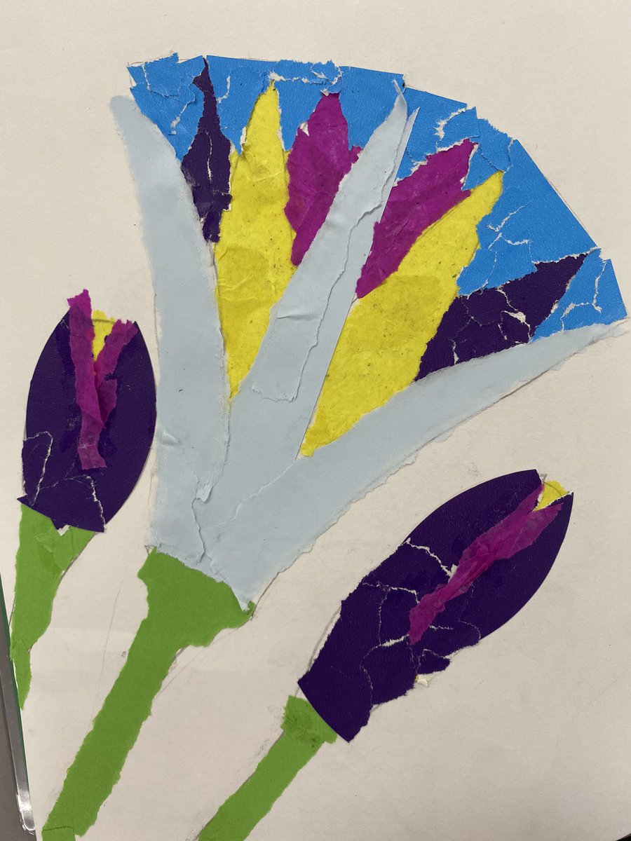 GreenshawArt's tweet photo. Egyptian Lotus Flowers in Year 7 art today! #MakeMakeMake 🎨 https://t.co/pSDqfXajnc