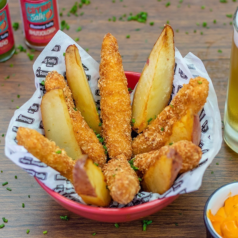 mustangsallybar's tweet photo. Quem está com fome levanta o dedo!☝
Opa! Então aí está uma boa pedida para hoje: Crispy Chicken Fingers - Bastões de frango crocantes empanados e batatas rústicas, servidos com molho chipotle. Não fique na vontade. Vem! https://t.co/9QKNnK13dH