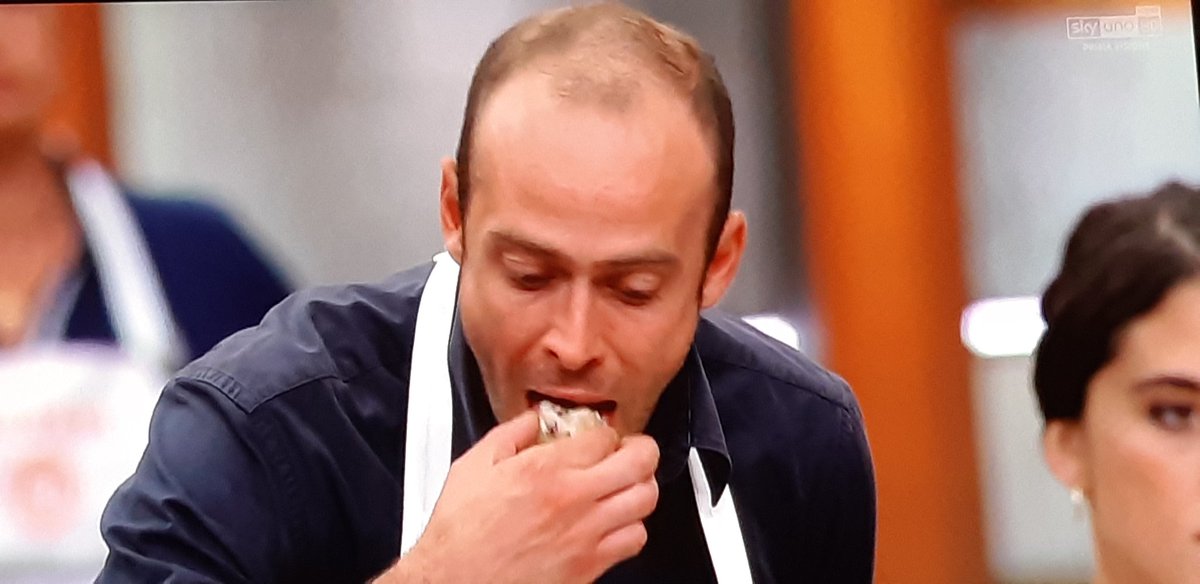 andserret's tweet photo. @SkyUno Vogliamo uno spin off di #MasterChefit con #Davide che pranza e cena con #Cannavacciulo per una settimana https://t.co/dtLjfYbwnn