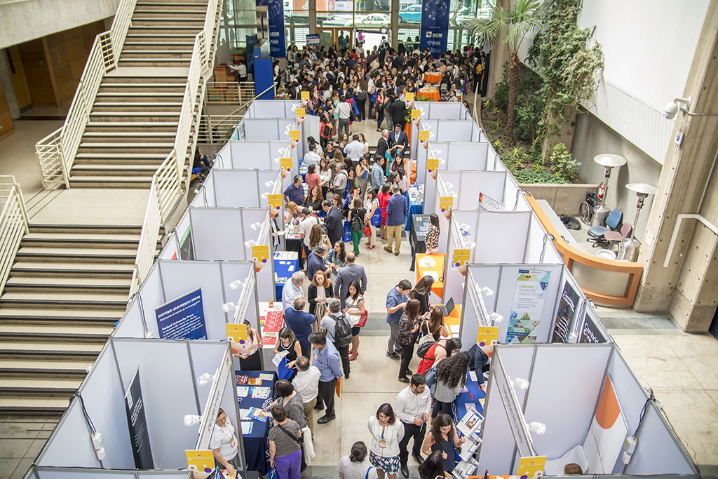 uchile's tweet photo. Las bibliotecas del futuro: Cónclave internacional @BiblioU en la U. de Chile abordó el rol y los desafíos de estas unidades https://t.co/lX3Mu45tnm https://t.co/c4hs20f6ht