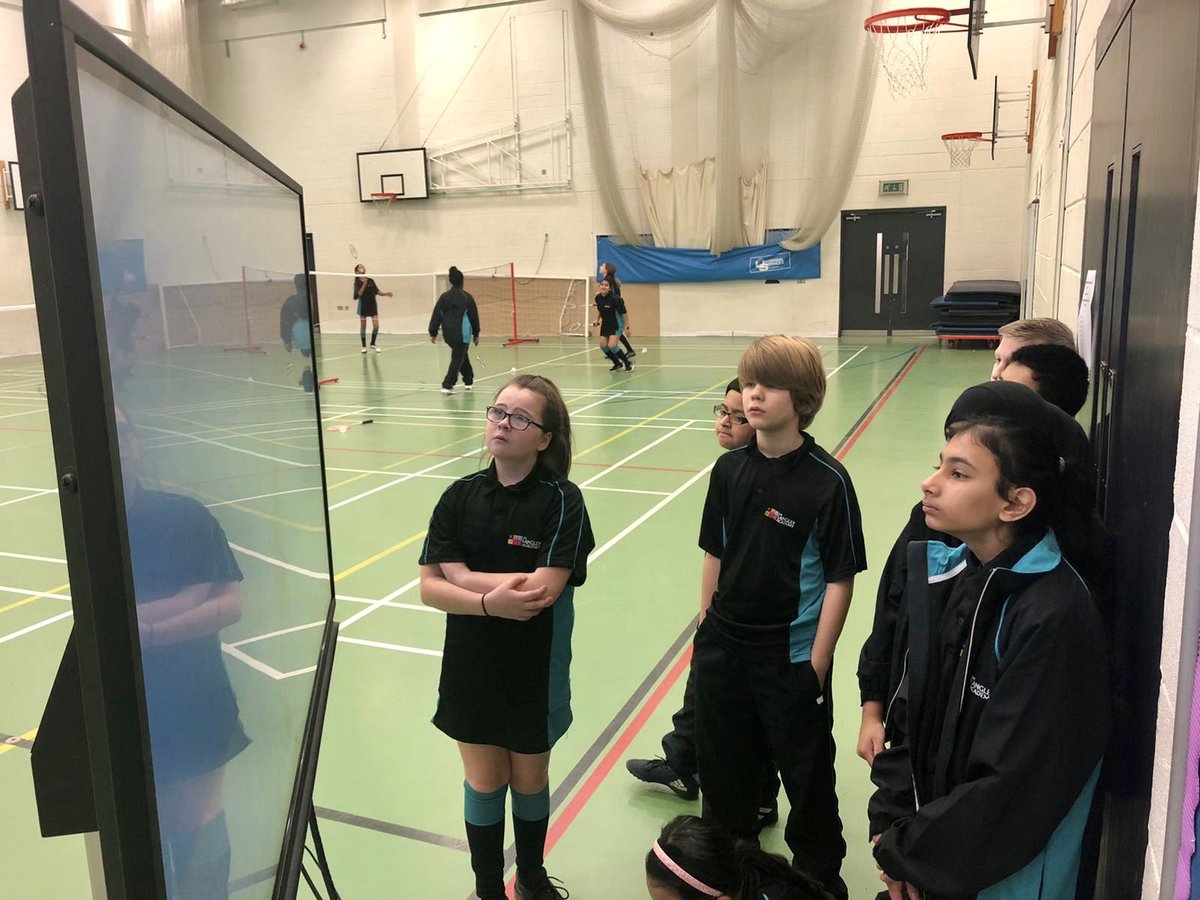 TLA_Sport's tweet photo. Testing out a different teaching approach using Magpie Learning with our keen Year 7 badminton players! 🏸 #technologyinteaching #magpielearning https://t.co/BWGAnJikOi