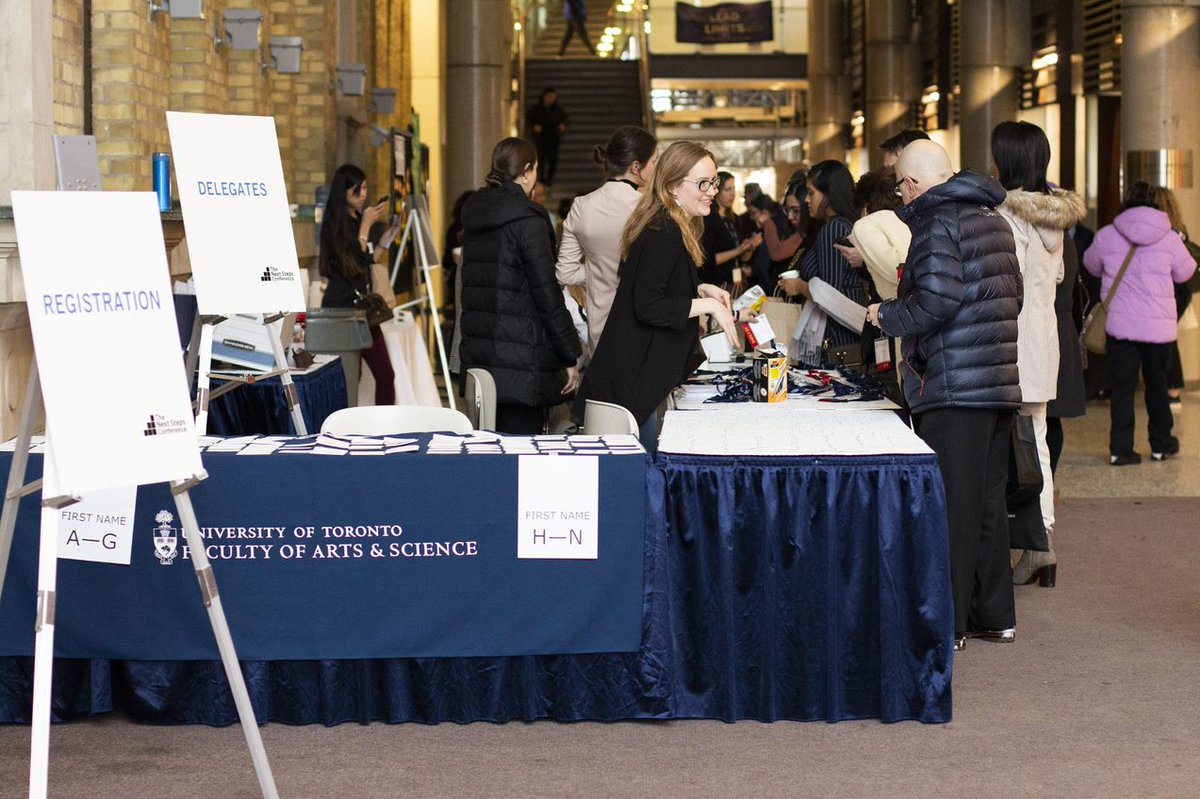 UofTArtSci's tweet photo. More than 350 A&S students and alumni braved a snowstorm to attend the #UofTNextSteps Conference this past weekend.
The one-day career fair allows students to meet and hear from alumni, build professional networks and consider potential careers.
More: https://t.co/x83PmFT37j https://t.co/ZXI2XMKCKU