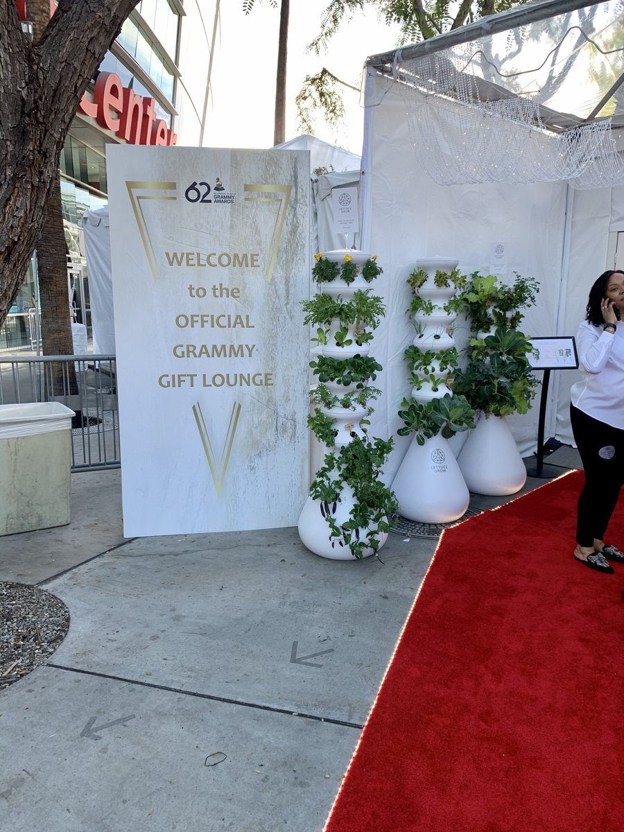 prolonfmd's tweet photo. We're kicking off Day 1 at the @RecordingAcad! Drop by our booth if you're also at the #GRAMMYGiftLounge ✨.
#GRAMMYS #ProLonFMD #TheFastBar https://t.co/7OHWvJ89lt