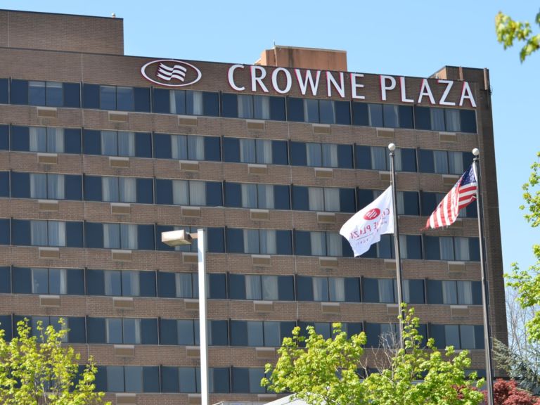 BACJetCenter's tweet photo. Need some sleep? Any time, day or night, Danbury Crown Plaza offers #BAC clients and crew discounted hotel rates! #pilotrewards #hotelsforpilots #crownplaza #danburyairport #danbury #ct https://t.co/M3iyPYvzH1 https://t.co/Y0TK3YwkO4
