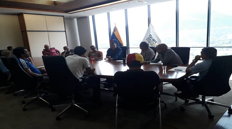 Metro de Caracas sustituirá proveedores extranjeros para mantenimiento preventivo  
#24Ene
vtv.gob.ve/ministro-trans…