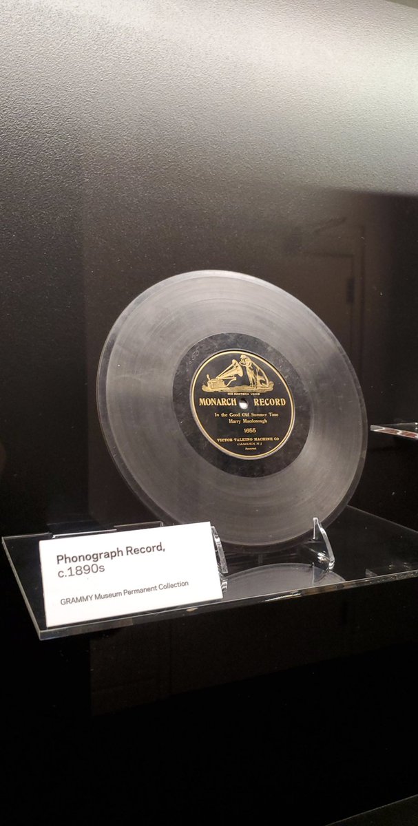 Arash06's tweet photo. That's the type of Grammy I'm longing for. Larger than life....but couldn't mix the track
#grammyfail lol #musicislife 
Had to include that history though

@GRAMMYMuseum #dtla #lalife 
#gramaphone from the gilded age? https://t.co/4irXpDrjMl