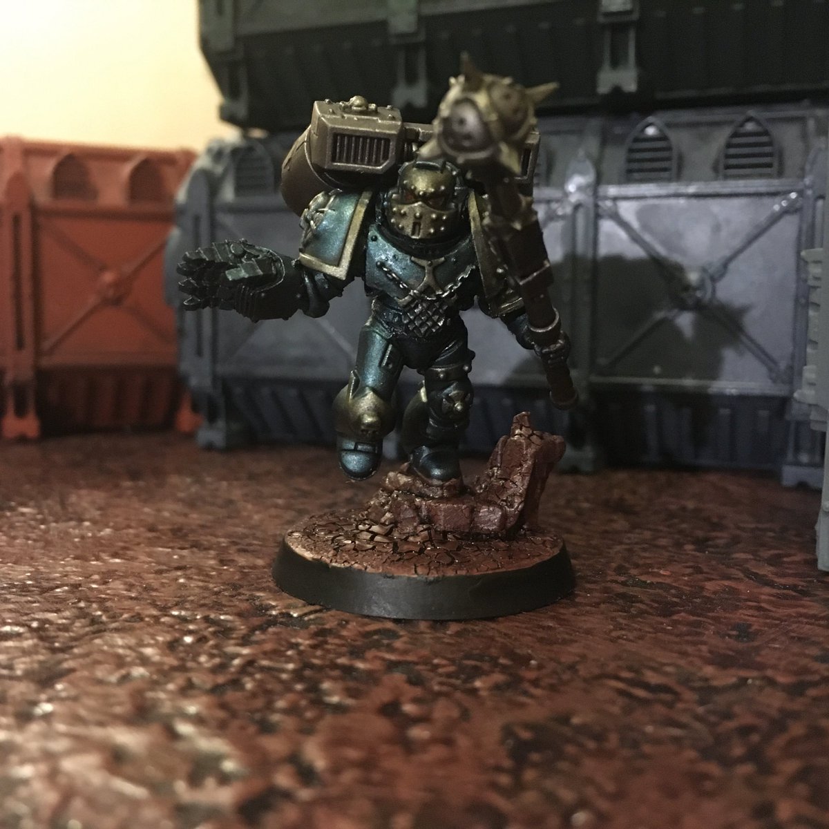 Pure_Ebil's tweet photo. Tenth fully painted of 2020, an Alpha Legion Chaplain, with jump pack and powerfist. #warmongers #alphalegion #40k #warhammer40k #40kkitbash https://t.co/4xFiAIJECw