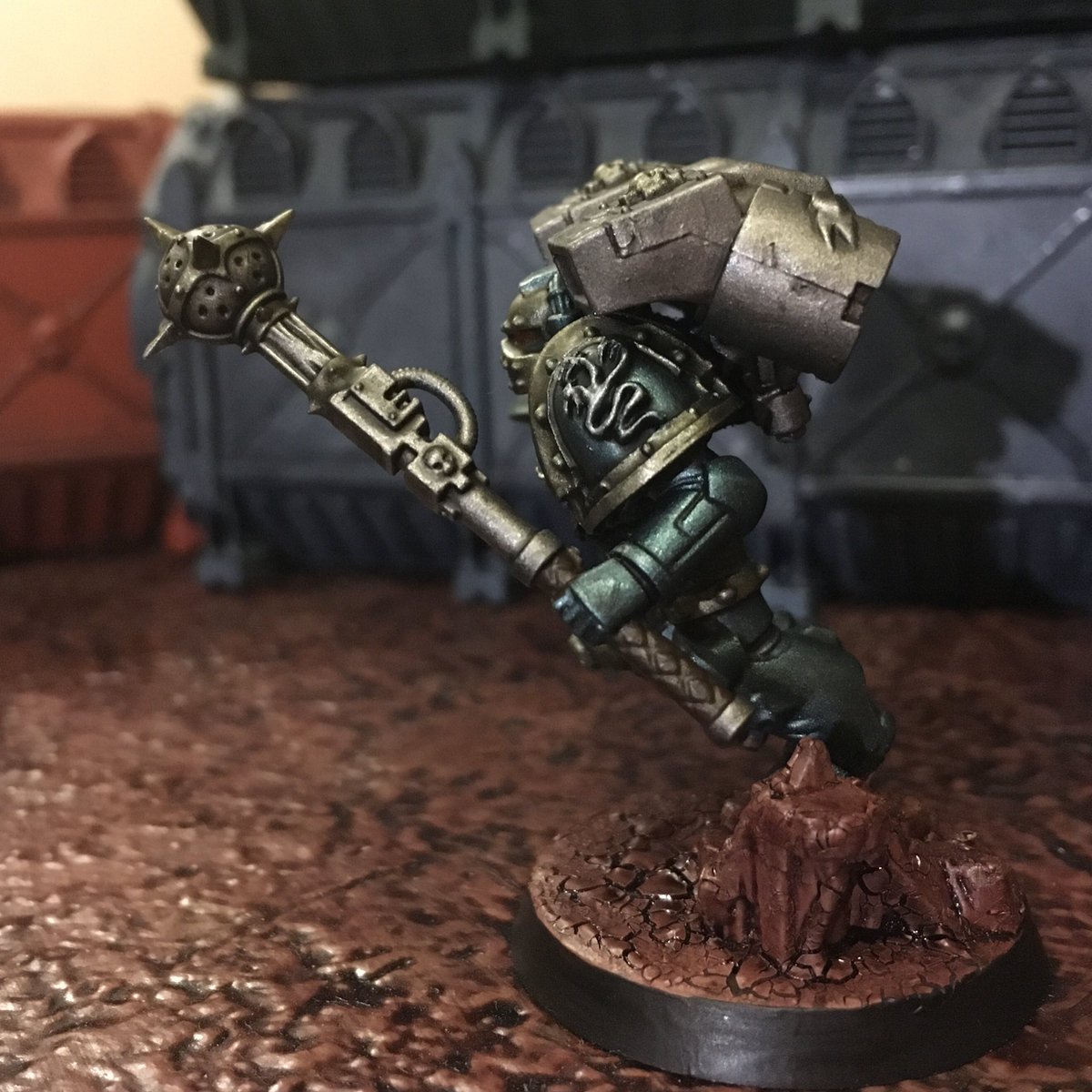 Pure_Ebil's tweet photo. Tenth fully painted of 2020, an Alpha Legion Chaplain, with jump pack and powerfist. #warmongers #alphalegion #40k #warhammer40k #40kkitbash https://t.co/4xFiAIJECw