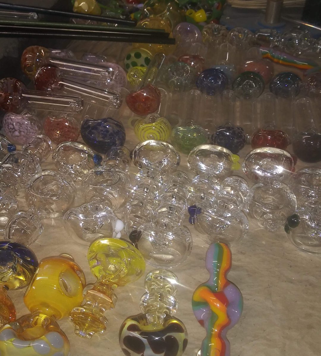 ZenesisGlass's tweet photo. Our #very #talented artist have been #hardatwork getting ready for our up coming #events over the next month and half. Don't forget to share the #FBgiveaway post and like our #FBpage to be #entered into the giveaway. #CHAMPSVegas2020 #clutclassicconvention #WIN #Txmade #zenagain https://t.co/2V8HNiHPmX