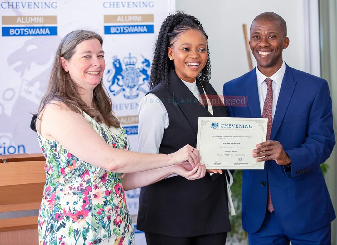 UnpluggedBW's tweet photo. This afternoon, the British High Commissioner, Her Excellency, Ms Katy Ransome hosted seven (7) returning Batswana Chevening alumni for a luncheon at the Westminister House - The High Commissioner’s Residence in Gaborone. #botswanaunplugged https://t.co/fexDWXzx8Z