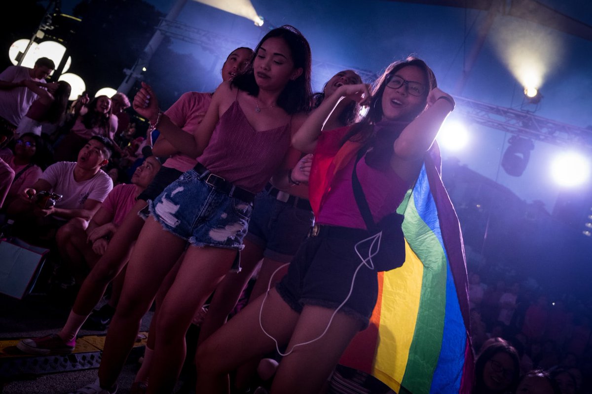 kixes's tweet photo. At #PinkDot11, I was struck by these young people too—to them, supporting #LGBTequality is such a no-brainer that some have already jumped ahead. During our interview, Paerin said some young supporters felt we should leapfrog S377A and go straight to demanding same-sex marriage. https://t.co/Y6AzQNoAR8