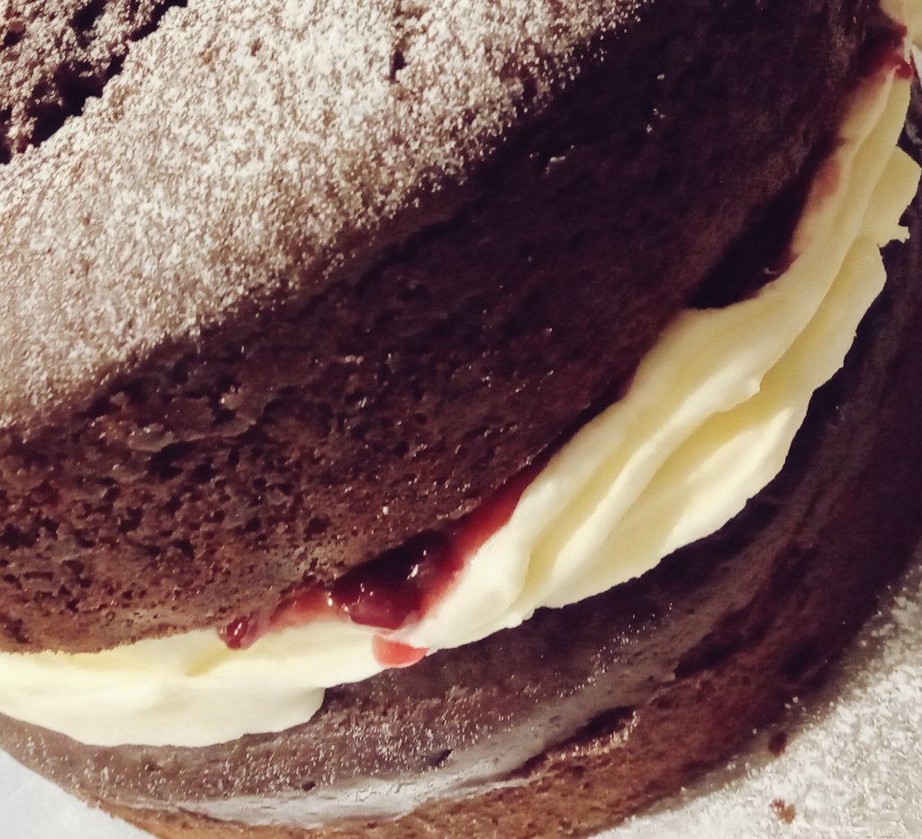 #SeduceSomeoneInFourWords
Glad To Bake It 🥰