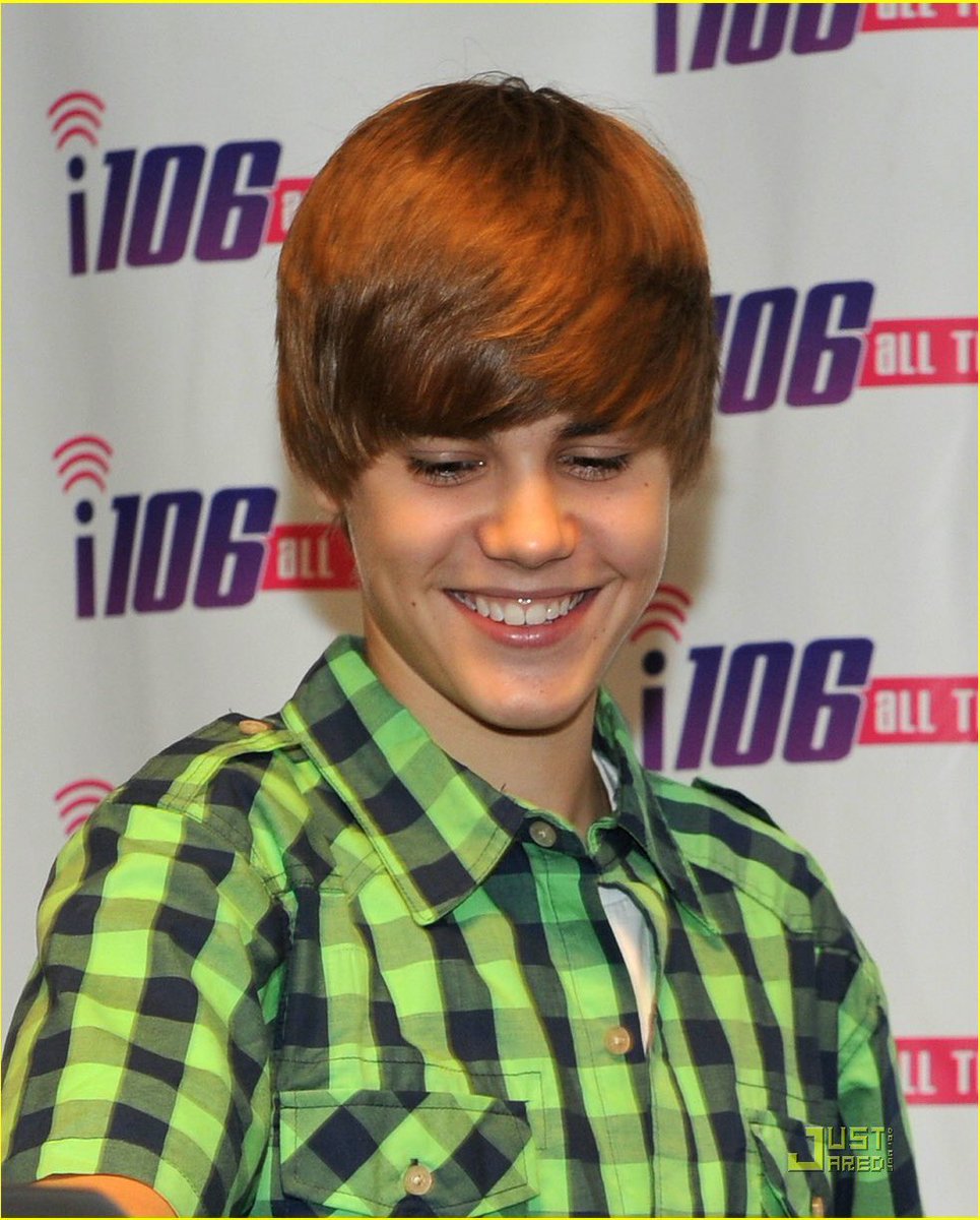 •٢٠١٠
• تبرع جاستن وهو بعمر 16 سنة فقط بأكثر من 30.000 دولار لاستعادة تكاليف الفيضان في ولاية تينيسي...