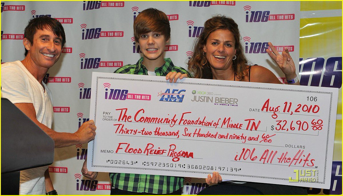 •٢٠١٠
• تبرع جاستن وهو بعمر 16 سنة فقط بأكثر من 30.000 دولار لاستعادة تكاليف الفيضان في ولاية تينيسي...