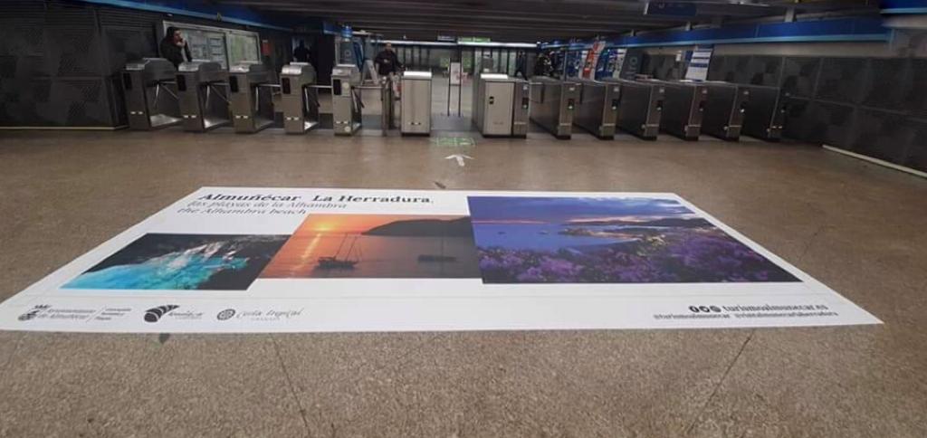 ♥️Ya se puede ver en el Metro de Madrid una gran imagen con tres fotos de las playas de #Almuñécar promocionadas como “Las playas de la Alhambra"👏🤗😍