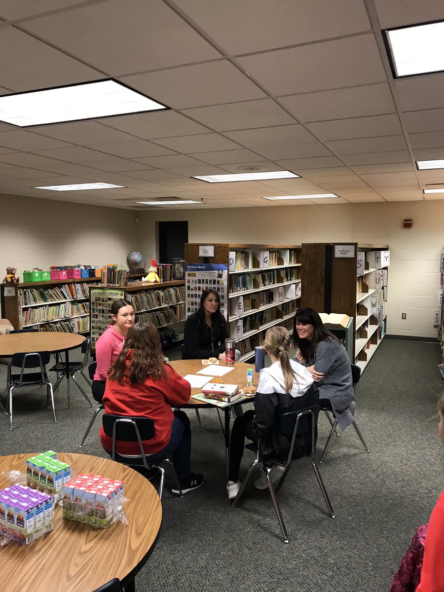 RetzlaffSteve's tweet photo. First, 8th grade Breakfast and Book Club this morning! Thanks Mrs. McGowan for sharing your passion for Reading with us and organizing the event! Donuts 🍩 and Juice 🧃are yummy!!! @NW1Rschool #ROWTOGROW https://t.co/ZqVQAsXBxx