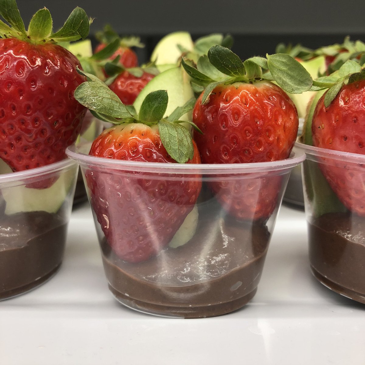 morgutsmorglory's tweet photo. Hey hey! Why you should become a @ChefAnnFnd #parentadvocate today! Plus Check out what @DLDistrict76 #chefstastingtable has been up to this school year! #schoolwellness #realschoolfood #d76diamonds https://t.co/HkGnfvzxd4