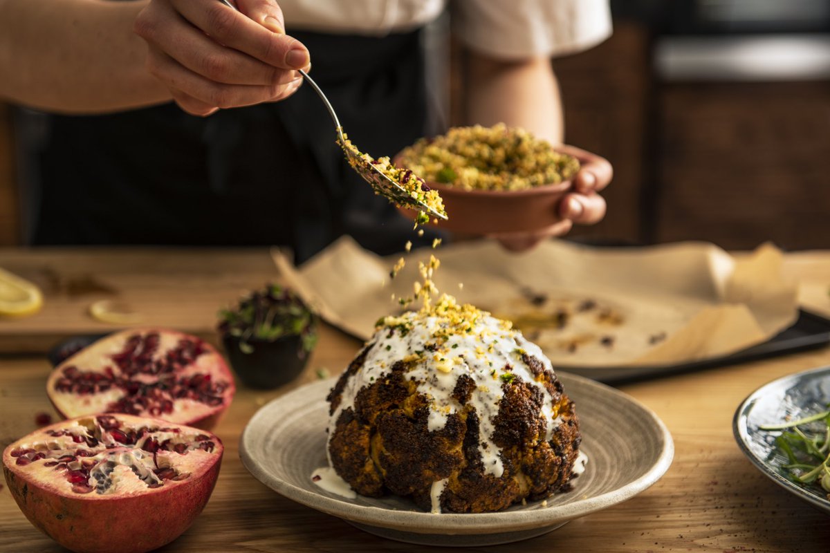 TheFlavourworks's tweet photo. We're taking veganism mainstream with a new range of ingredients for the country’s leading supermarkets. The Veganworks is live - with vegan sauces, gravies and rubs to feature soon on the shelves of the big food retailers in time for #veganuary

https://t.co/Fq1TbmqcM7 https://t.co/CxGooIRT3V