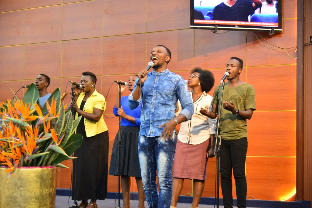 ZionTempleCC's tweet photo. πΉπΈπΆπΆπΆ"Wahozeho, uri Imana iriho, Kandi uzahoraho reka tuguhimbaze mwami Mana y'ibihe.
Wambaye icyubahiro ndetse no gukomera, uri Mana y'ibihe uzahoraho iteka."π΅π΅π΅π΅
#AzaphInt #Praise #Worship #SilenceDay #ZTCC #AWM #YearOfReward https://t.co/7NIkovOhbP