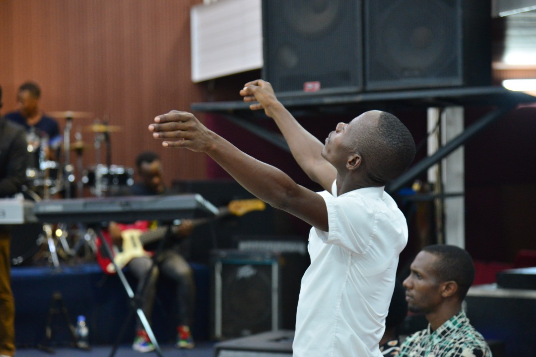ZionTempleCC's tweet photo. πΉπΈπΆπΆπΆ"Wahozeho, uri Imana iriho, Kandi uzahoraho reka tuguhimbaze mwami Mana y'ibihe.
Wambaye icyubahiro ndetse no gukomera, uri Mana y'ibihe uzahoraho iteka."π΅π΅π΅π΅
#AzaphInt #Praise #Worship #SilenceDay #ZTCC #AWM #YearOfReward https://t.co/7NIkovOhbP