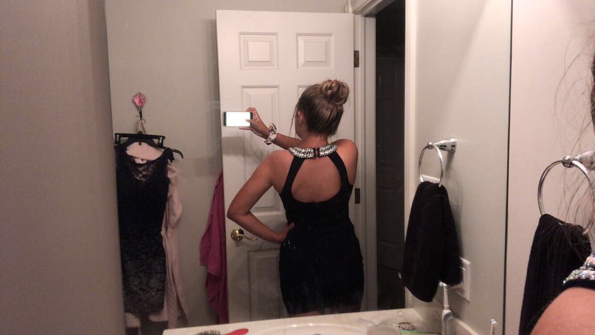 baileyyfaith's tweet photo. @emilykorff - two piece navy dress 
- super comfy 
- size 5/6
- asking $120 https://t.co/7FX6Ql2VjR