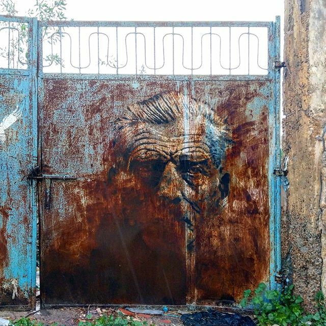 chilledoutco's tweet photo. @orticanoodles #painted #piece for @djerbahood on a #door that #rusted since #2014 #erriadh #djerba #tunisia
#urbanart #streetart #orticanoodles #painting #rustydoor #face #portrait #man #rust #djerbahood @galerie_itinerrance #itinerrance #festival #str… https://t.co/lNSBDWu0jg https://t.co/YGrKjGPT9f