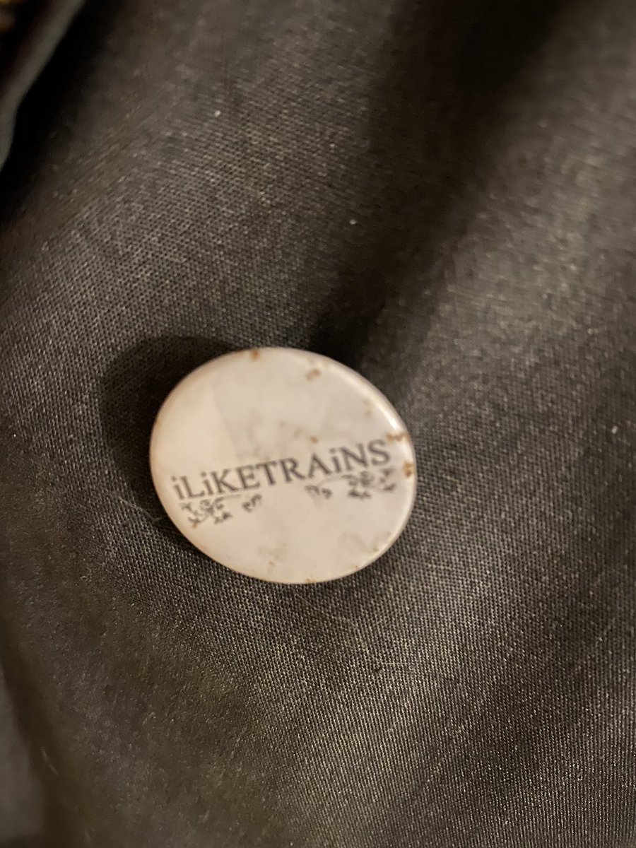 summers14's tweet photo. Reppin’ old skool styleee @iLiKETRAiNS I Like Trains #rusty #badges #ILT4 https://t.co/66I7b6RM4p