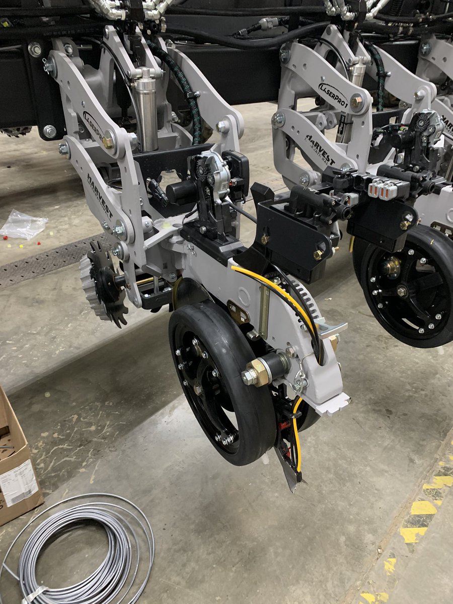 PlainsGrain's tweet image. Talk to us about building a planter with the technology you want! #SpeedTube #vApplyHD #FurrowJet #DeltaForce from @precisionplant on @Harvest_Int_Mfg #lazersweep