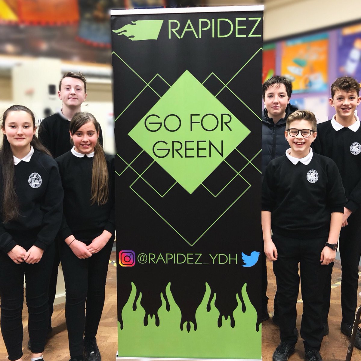 Rapidez_ydh's tweet photo. Bob dim yn dechrau dod at ei gilydd ar gyfer diwrnod y gystaleuaeth! 🟢 Everything is starting to come together for competition day! 😄 #f1inschools #marketing #pitdisplay #f1inschoolsuk @f1inschoolsUK @DavidHughesYDH @DT_YDH @Bl9_YDH https://t.co/V0xXpcZuYP