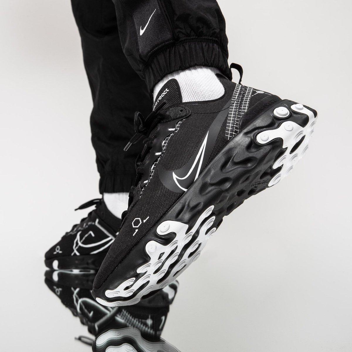 Titolo New In Nike React Element 55 Schematic Black White Shop Here T Co Iqqvwskqvs
