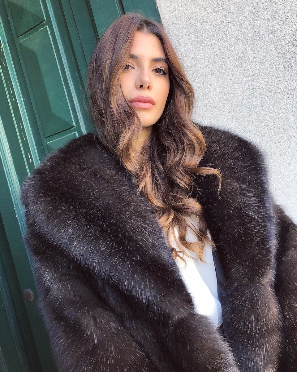 For success, Attitude is equally as important as Ability.
Don't be jealous of her sable coat, just make an appointment for our Sample Sale and treat yourself! - You deserve it.
.
.
.
.
.
.
#pologeorgis #samplesale  #instfashion #nycsamplesale #260samplesale