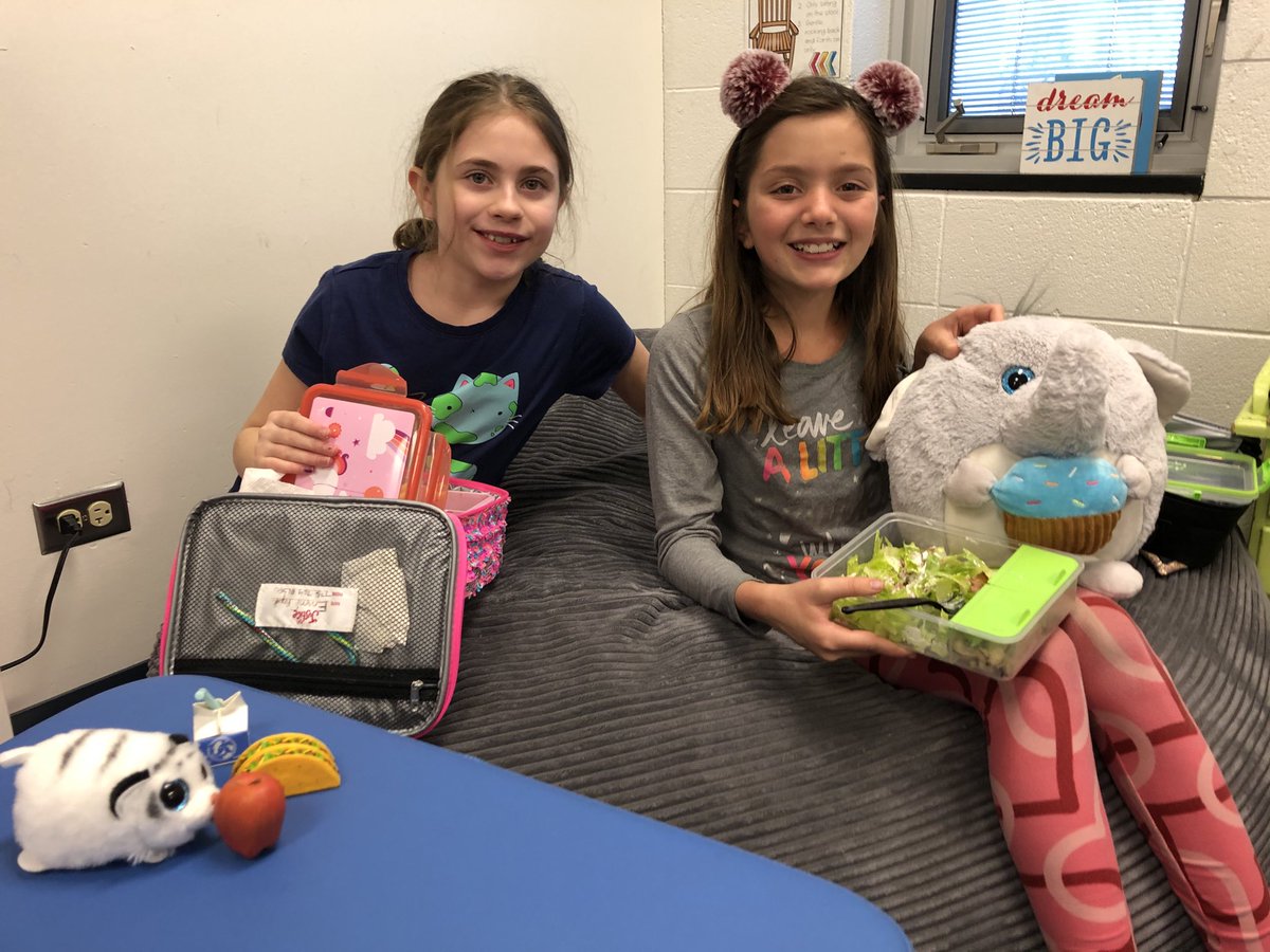 Jennifer Lund tweet media