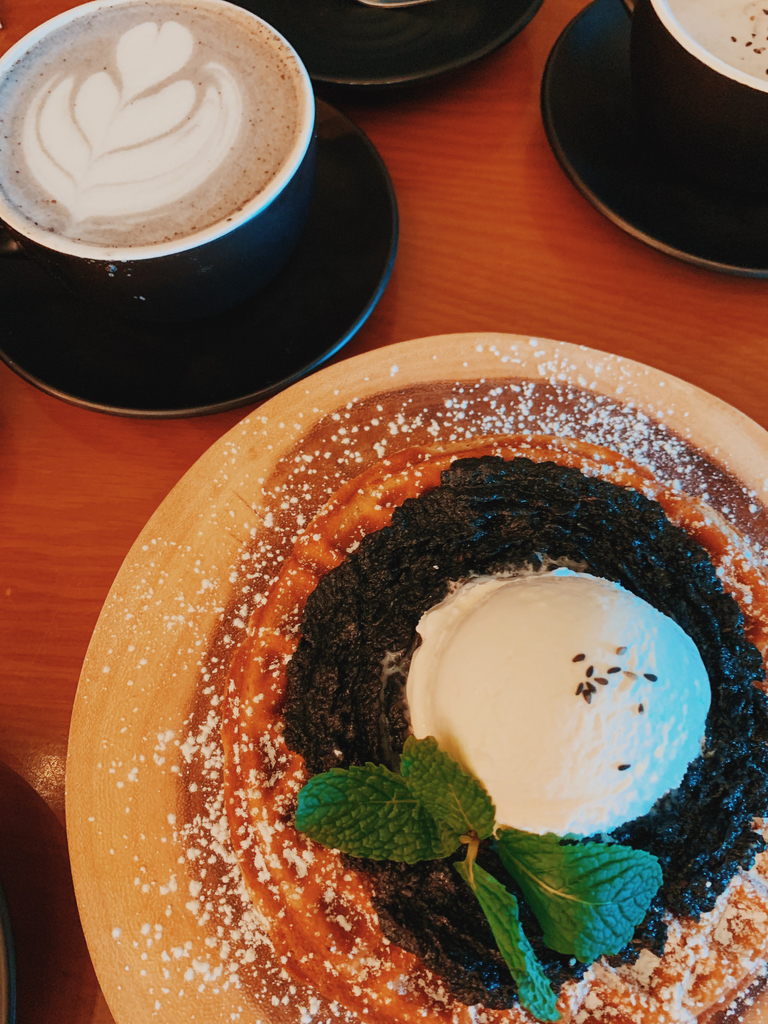 Can't choose between the Black Sesame Latte or Waffle? #WhyNotBoth? 😍

#yeg #yegfood