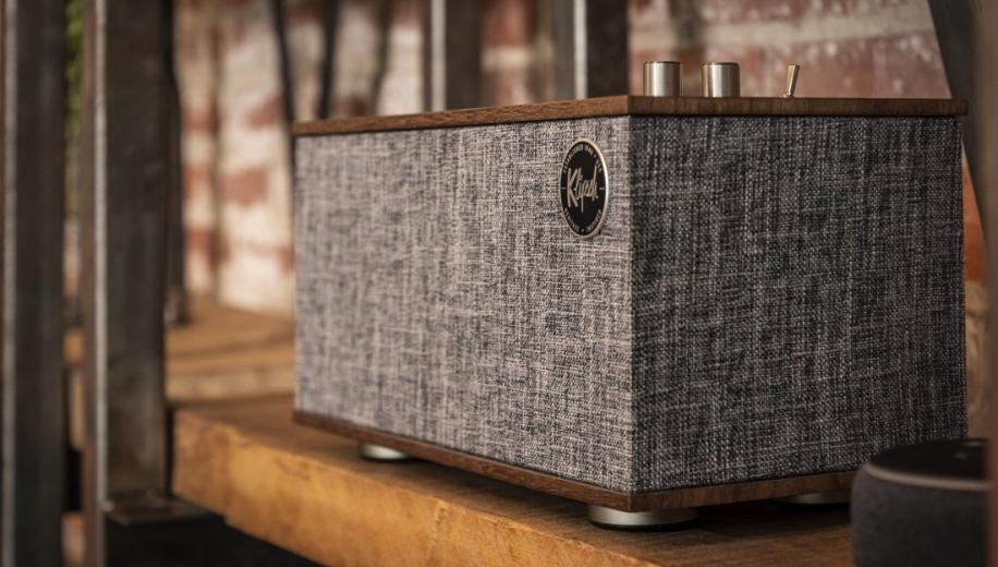 KlipschSEAsia's tweet photo. 🎵But in my eyes you are perfect
As you are
As you are 🎵

Who else can't get enough of John Legend's new single? These lines definitely capture what we feel towards the Klipsch One II! 😍 https://t.co/Jrog1brtXd