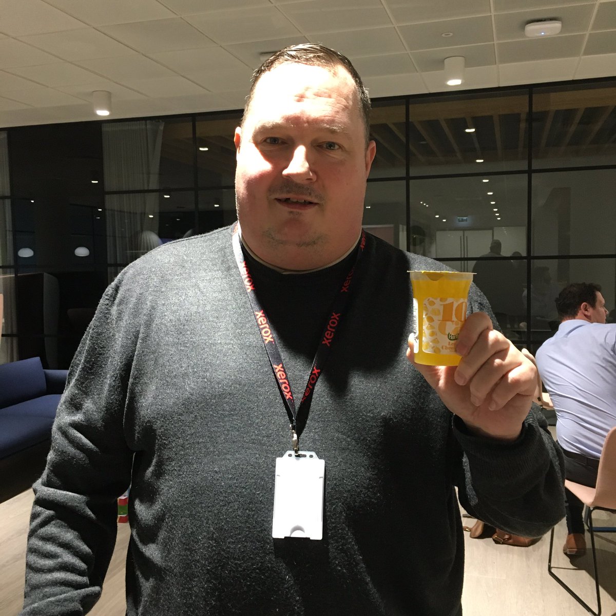 ARCUxbridge_io's tweet photo. We are still indulging ourselves in the delicious #Hartleys @10caljelly delivered to our business park courtesy of @theworkperk
Here are members from @xerox holding up their pots. It is suitably scrumptious and won’t break your diet!
#10caljelly #workperk #hartleys #team10cal https://t.co/kxTsy5vTyu