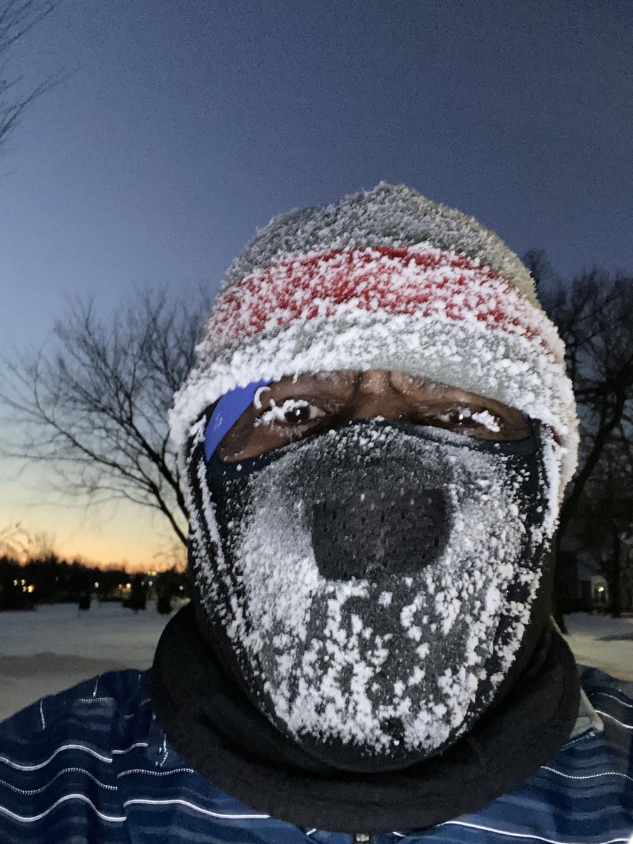ACPage_77's tweet photo. In case you’re wondering what -10 looks like at sunrise. https://t.co/o31Mfp6TMA