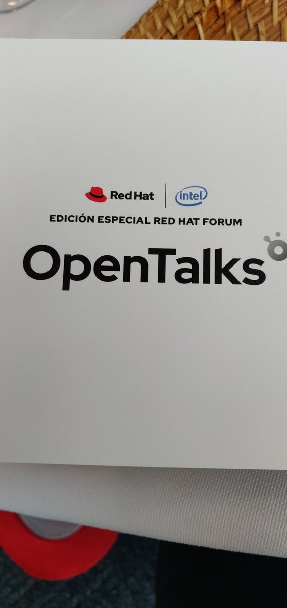jm_barris's tweet photo. Opentalks a #RedHatForumMadrid Debat molt interessant de la mà del Banc Santander. https://t.co/zuFUBXHtmj