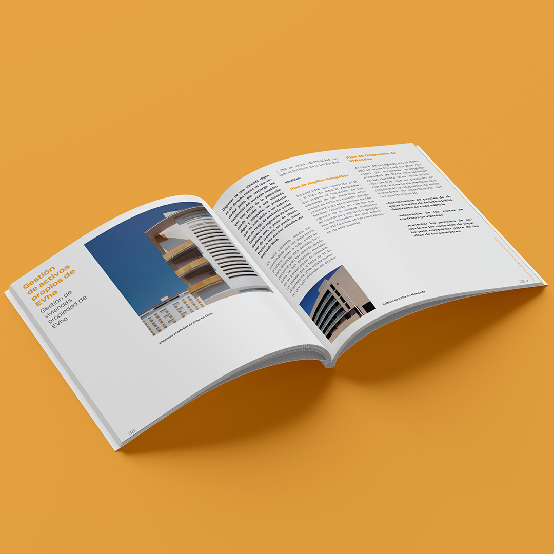 _Meteorito_'s tweet photo. Diseño editorial. La “Memòria anual d’activitats 2018” para l’Entitat Valenciana d’Habitatge i Sòl de la @generalitat.
Diseño minimalista y retícula modular dinámica que recrea una estética muy arquitectónica.
#editorial #anualreport #meteoritoestudio #diseñovalencia https://t.co/V19PRgrPc6