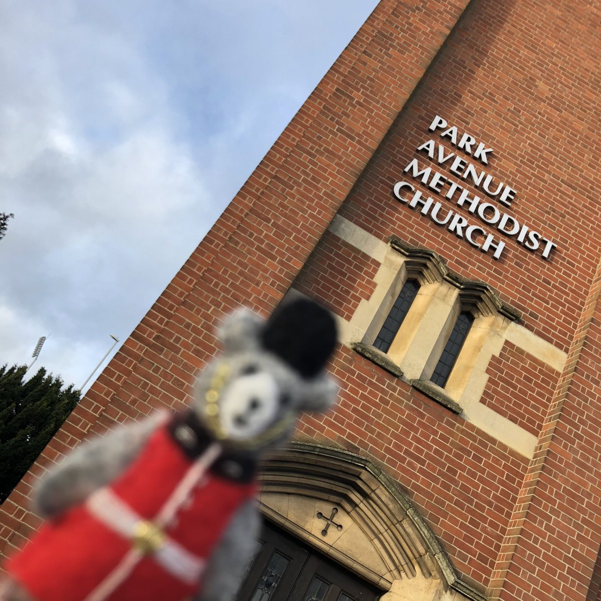 HeartFeltJudy's tweet photo. Bill &amp; Burt the #pocketbears have had a fun morning 😊 Meeting new friends @NorthamptonLAH 
A quick walk around #abingtonpark Lovely #cupoftea #ticktockcoffeeshop 😊🐻💖 Thanks to @NicoleNavigates for the #coffeeshop recommendation. #lovenorthamoton #navigatingnorthants https://t.co/71hBcSgDpo