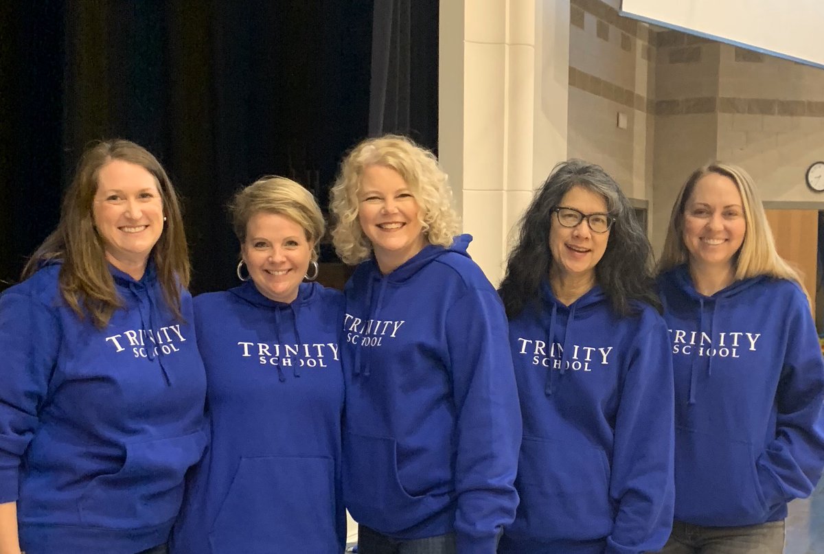 annreidyoung's tweet photo. Feel very lucky to be wearing cobalt blue with these fine ladies! ❤️ #Trinity6th #TrinityLearns https://t.co/sru8MyA5ps