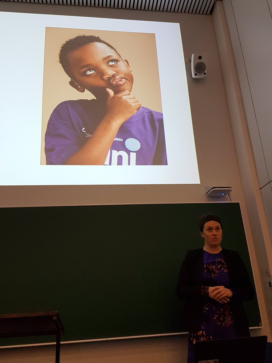 KatjaKlahti's tweet photo. #yoviestintä2020 Miten tavoittaa lapset ja nuoret tiedekasvatuksen ilosanomalla #juniversity innostava ja osaava @Keskitalo_K kertoo https://t.co/cBnVH00uZs