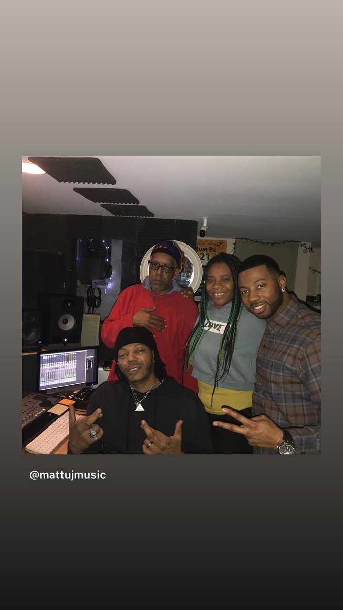 klearfullscale's tweet photo. Work late in da lab on this International project wit Matt U Johnson !, Maxamillion Estevez, Amanya Amariel. A pure Mash Up! A Chicago Wonda Twinz Production. https://t.co/3TNl0bHp10
